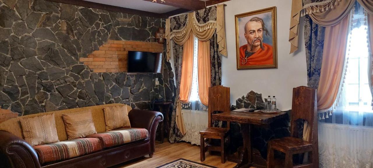 Hotel Fortetsya Hetmana Hatne Zewnętrze zdjęcie