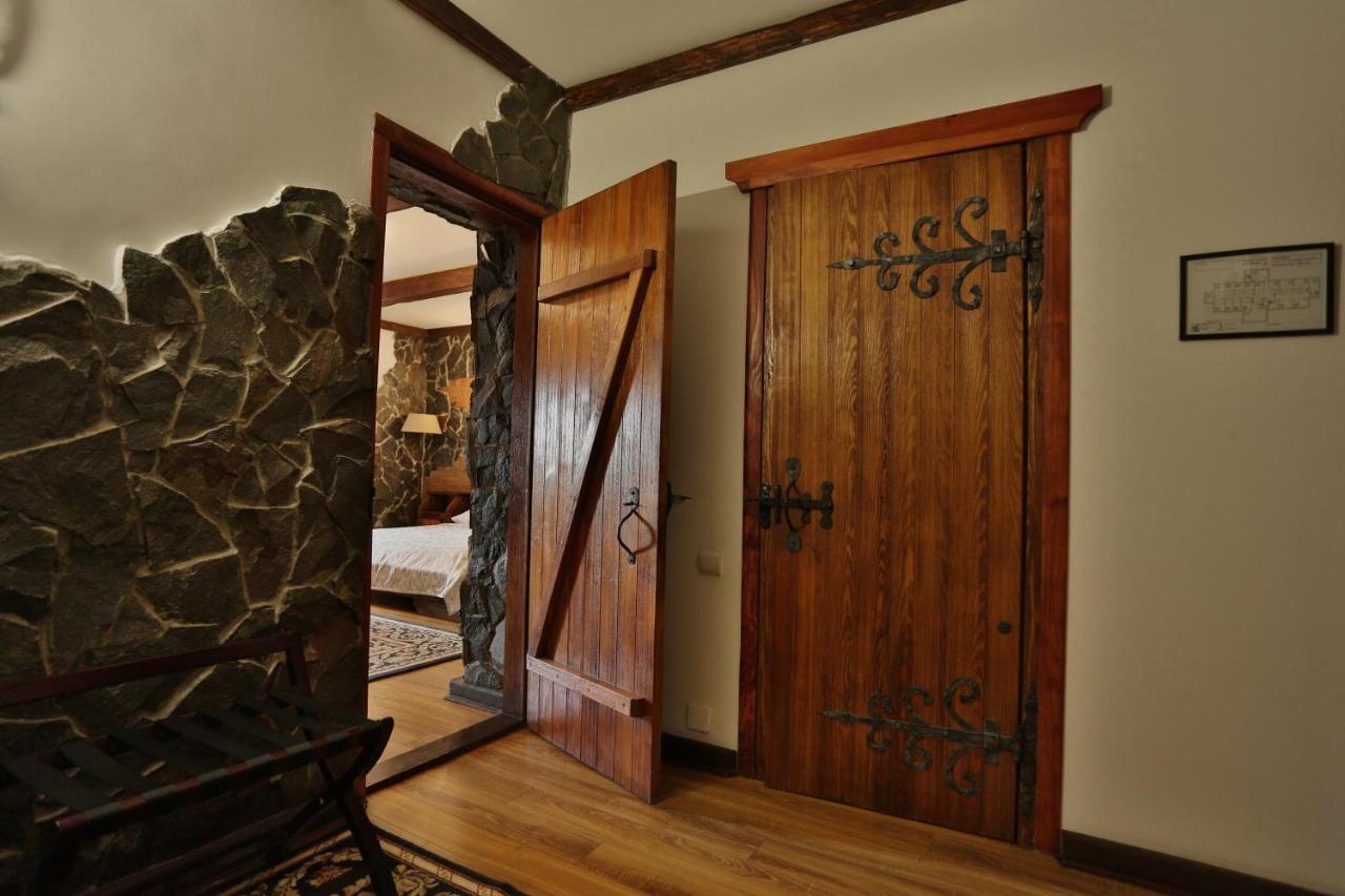 Hotel Fortetsya Hetmana Hatne Zewnętrze zdjęcie