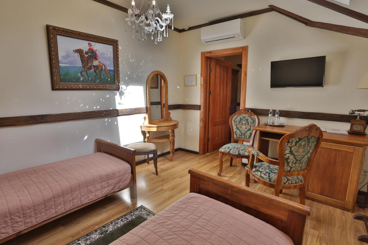 Hotel Fortetsya Hetmana Hatne Zewnętrze zdjęcie