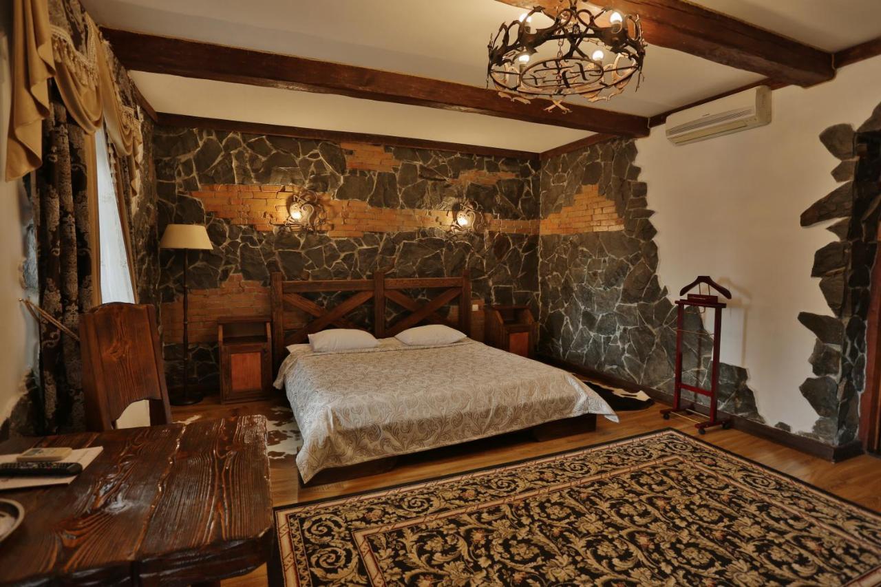 Hotel Fortetsya Hetmana Hatne Zewnętrze zdjęcie